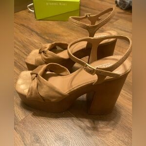 Cool planet Steve Madden nude / brown platform heel / chunky heel: Brand new